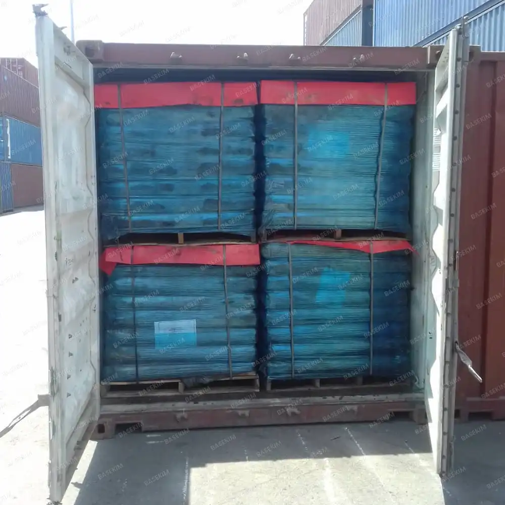 Gilsonite pallets loaded in a 20ft container