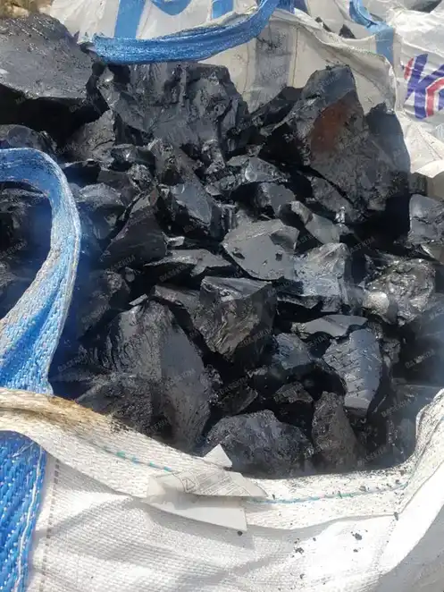 Gilsonite lumps in a jumbo bag