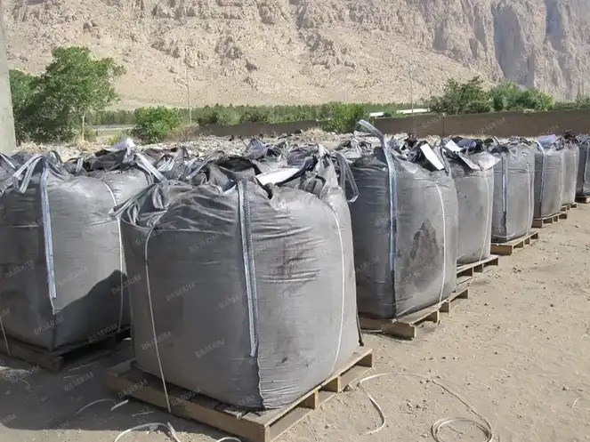 Forklift handling gilsonite jumbo bags